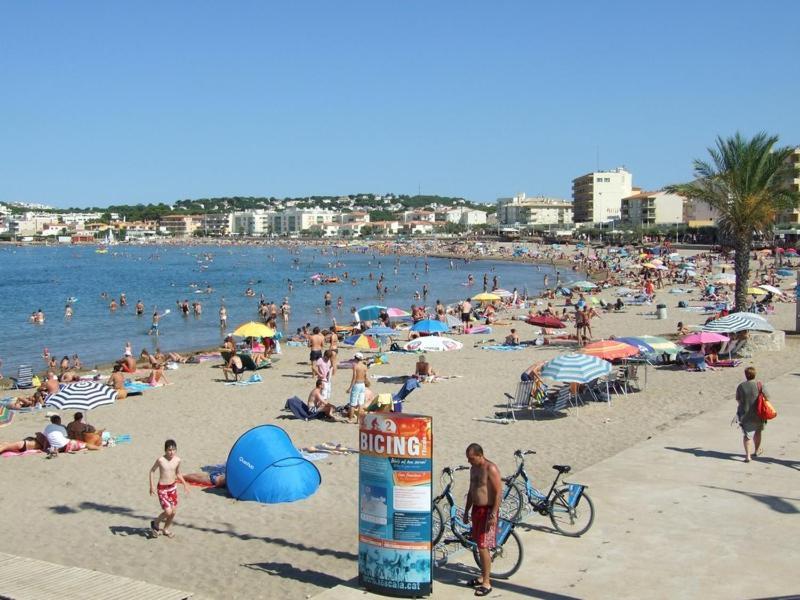 L' Escala Albana Apartaments Turistics מראה חיצוני תמונה