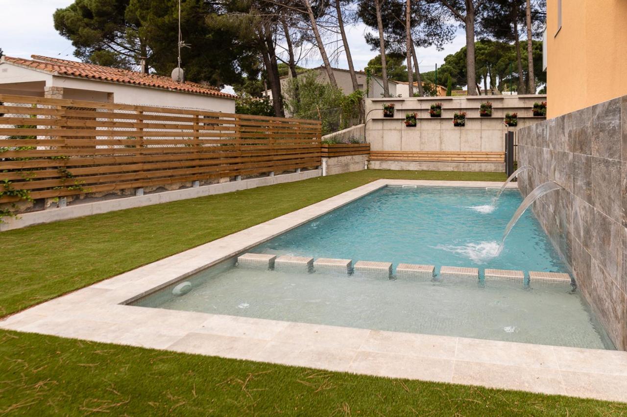 L' Escala Albana Apartaments Turistics מראה חיצוני תמונה